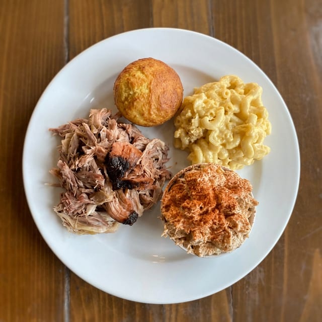 Pulled Pork Lunch Plate.